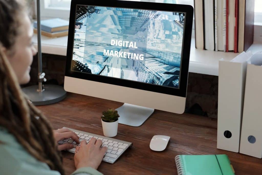 Read more about the article Why You Should Start a Career in Digital Marketing: 6 Things to Consider