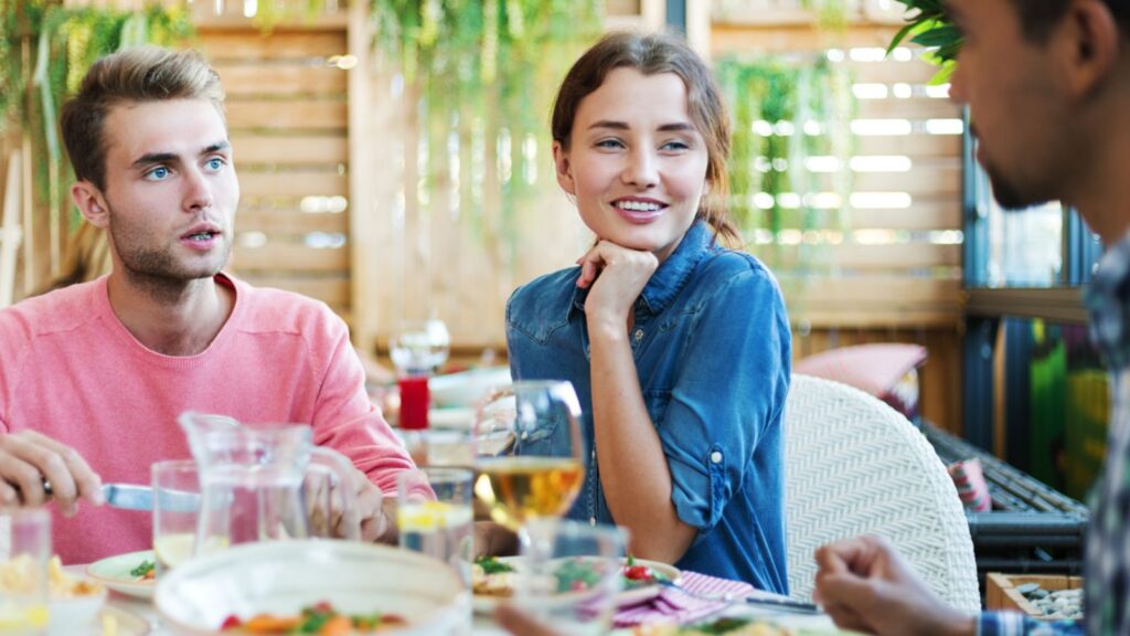 21 Not-So-Obvious Simple Actions That Show Who Someone Really Is 19